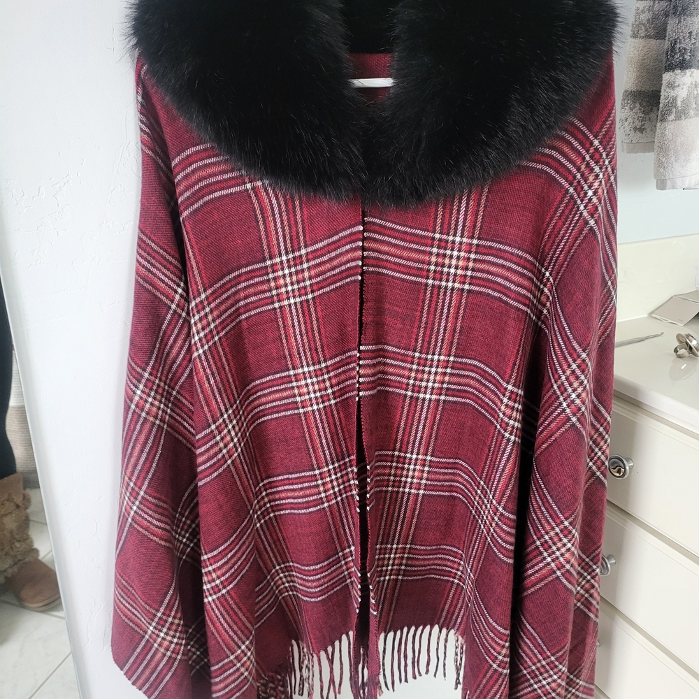 Plaid Cape Poncho with Faux Fur Collar NWOT